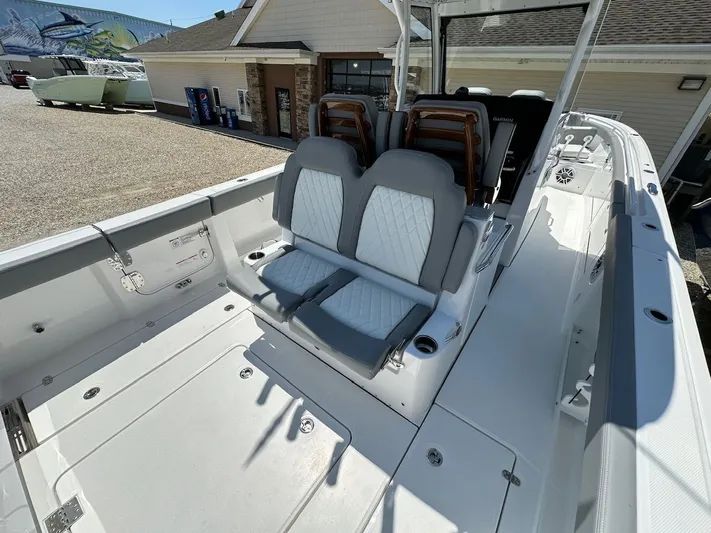  Yacht Photos Pics 2026 EVERGLADES 315 CC - Image 3