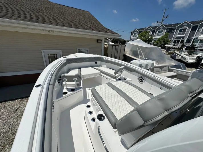  Yacht Photos Pics 2026 EVERGLADES 315 CC - Image 8