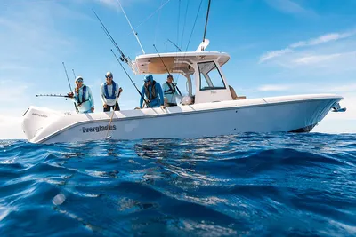 Everglades 315 Center Console