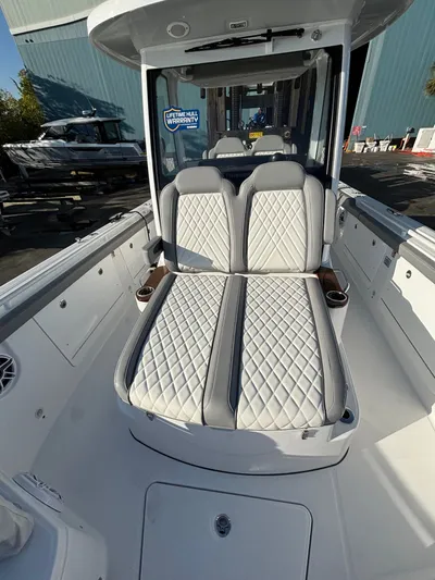  Yacht Photos Pics 2026 EVERGLADES 315 CC - Image 18