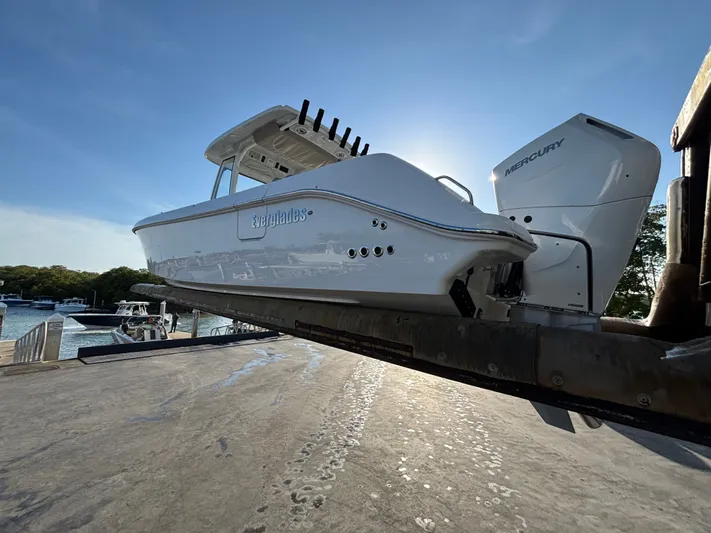  Yacht Photos Pics 2026 EVERGLADES 315 CC - Image 14