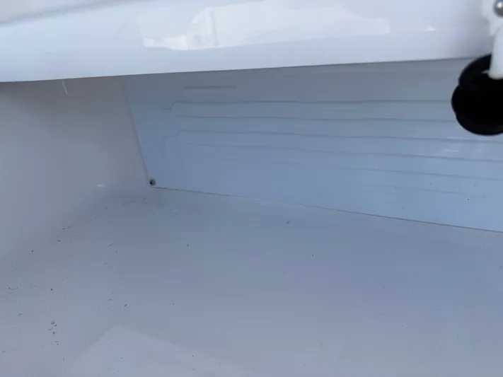  Yacht Photos Pics 2026 EVERGLADES 315 CC - Image 23