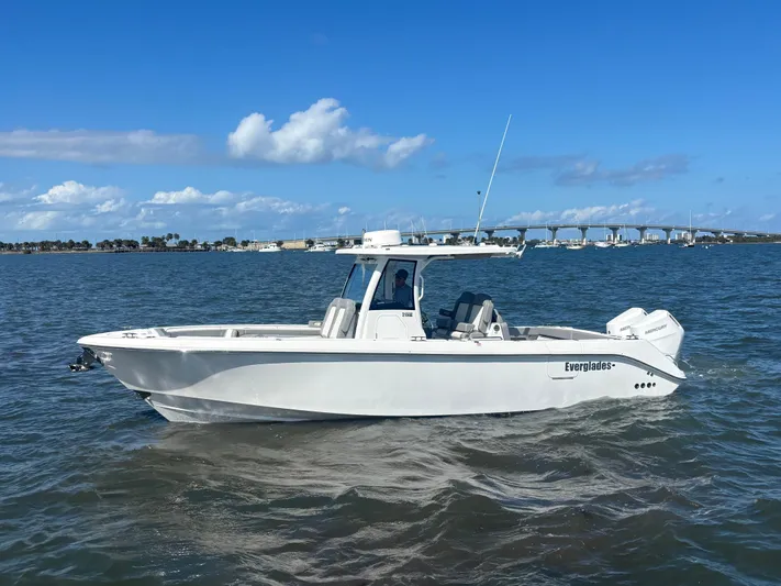  Yacht Photos Pics 2026 EVERGLADES 315 CC - Image 5