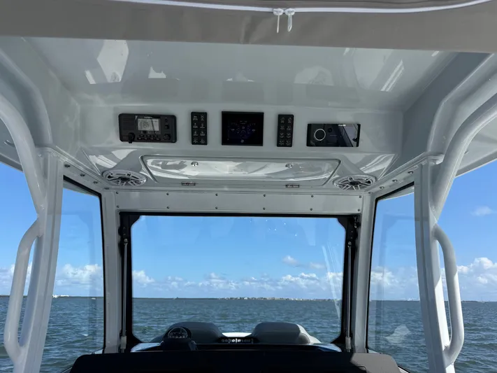  Yacht Photos Pics 2026 EVERGLADES 315 CC - Image 12