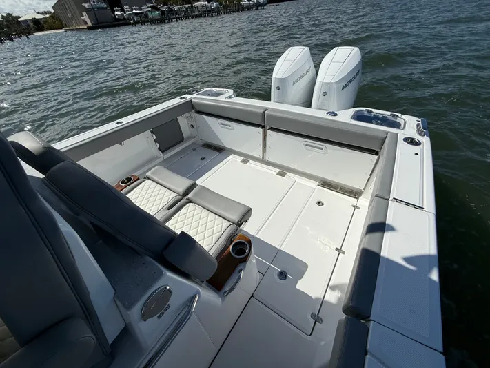  Yacht Photos Pics 2026 EVERGLADES 315 CC - Image 19