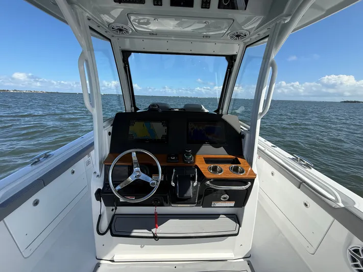  Yacht Photos Pics 2026 EVERGLADES 315 CC - Image 10