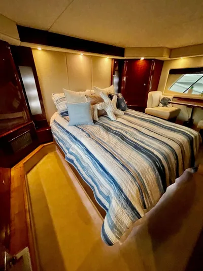 Positive Vibes Yacht Photos Pics 2008 Sea Ray 55 Sundancer   POSITIVE VIBES  Master Stateroom (2)