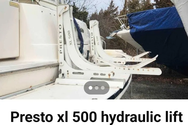  Yacht Photos Pics Presto XL 500 hydraulic lift on 1997 Sea Ray 400 Sedan Bridge yacht.