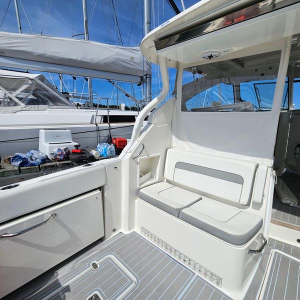 2021 Pursuit DC 365 Dual Console