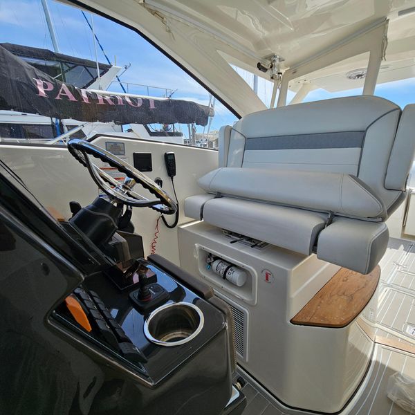 2021 Pursuit DC 365 Dual Console