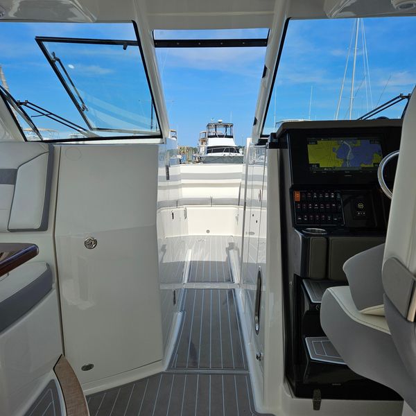 2021 Pursuit DC 365 Dual Console