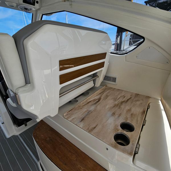 2021 Pursuit DC 365 Dual Console