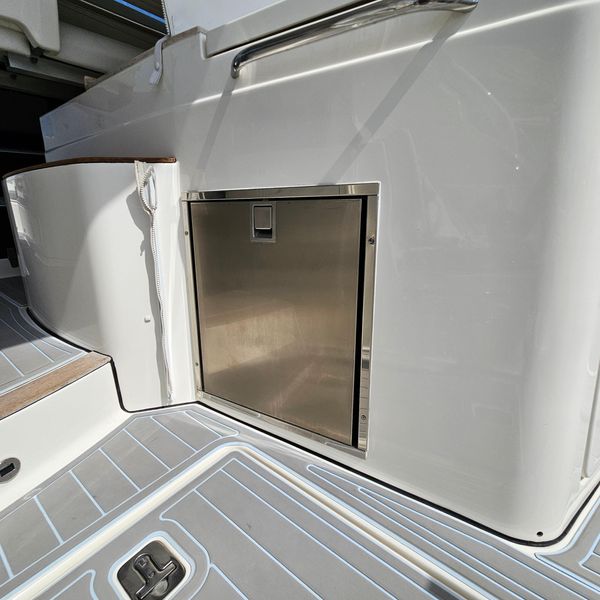 2021 Pursuit DC 365 Dual Console