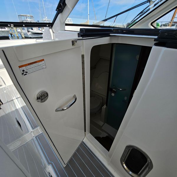 2021 Pursuit DC 365 Dual Console