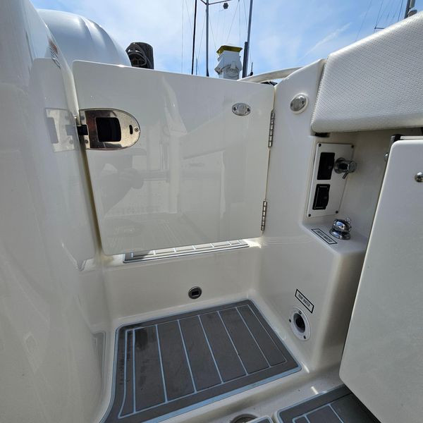 2021 Pursuit DC 365 Dual Console