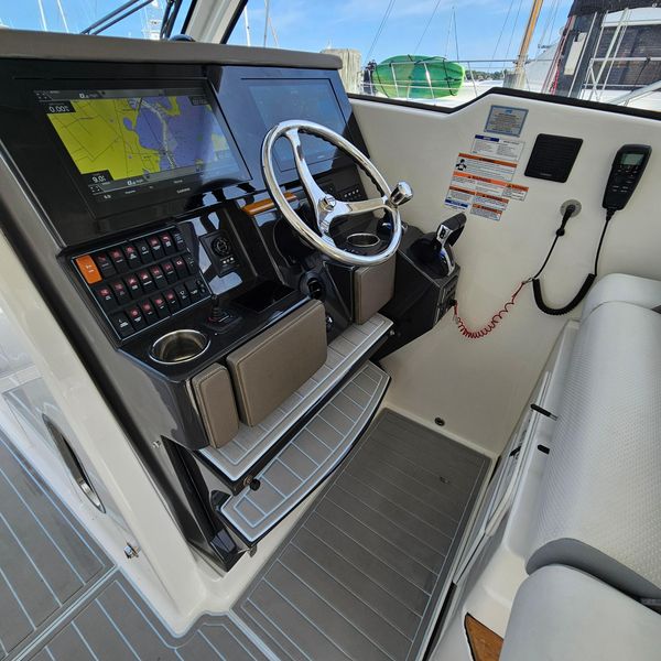 2021 Pursuit DC 365 Dual Console