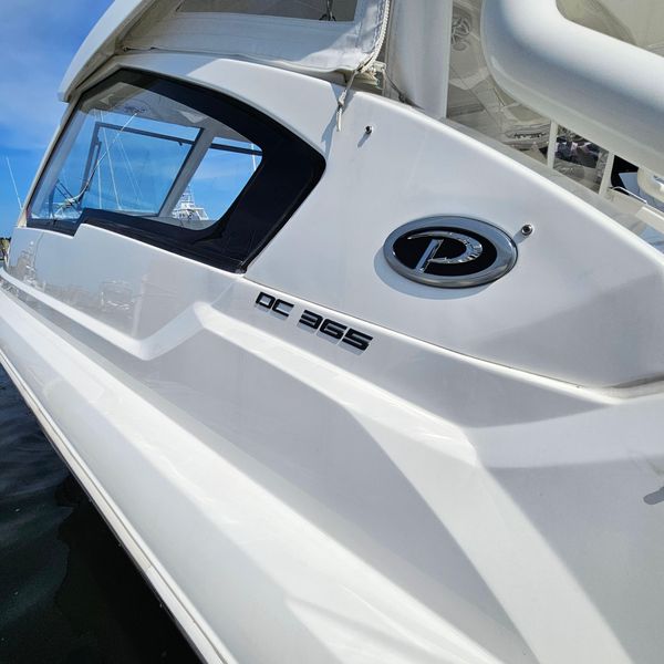2021 Pursuit DC 365 Dual Console