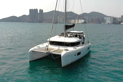 Lagoon 42