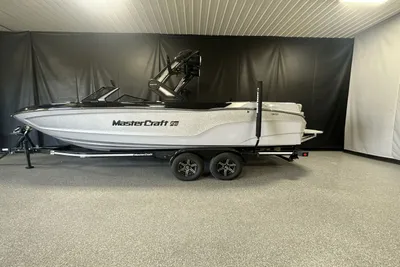 MasterCraft XT25