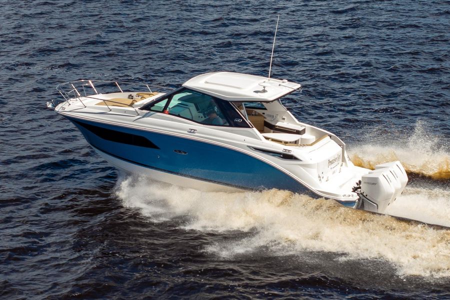 2022 Sea Ray Sundancer 320 OB