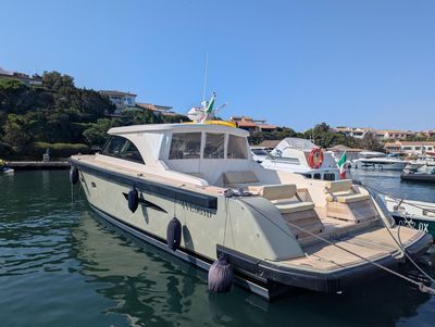 Yacht