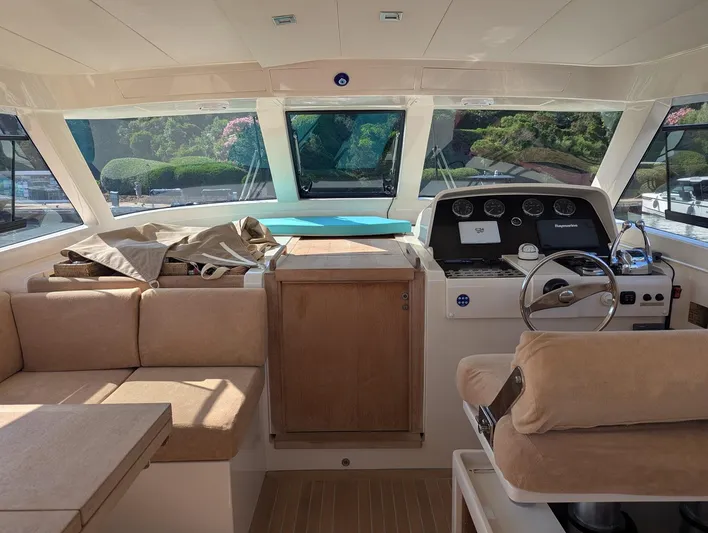 Mytoy Yacht Photos Pics Toy Tender 47 fwd cockpit