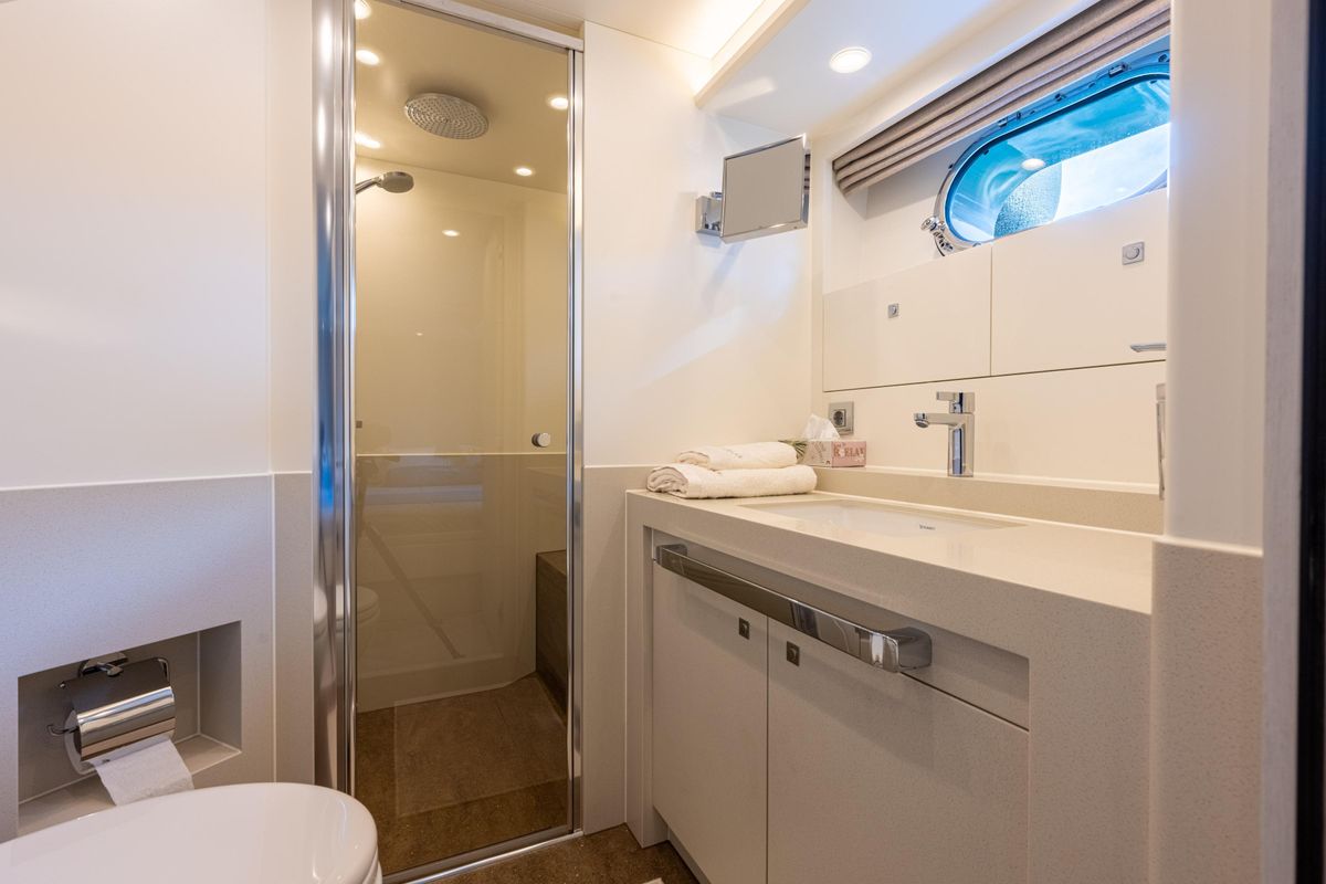 2018 Van der Valk 85 