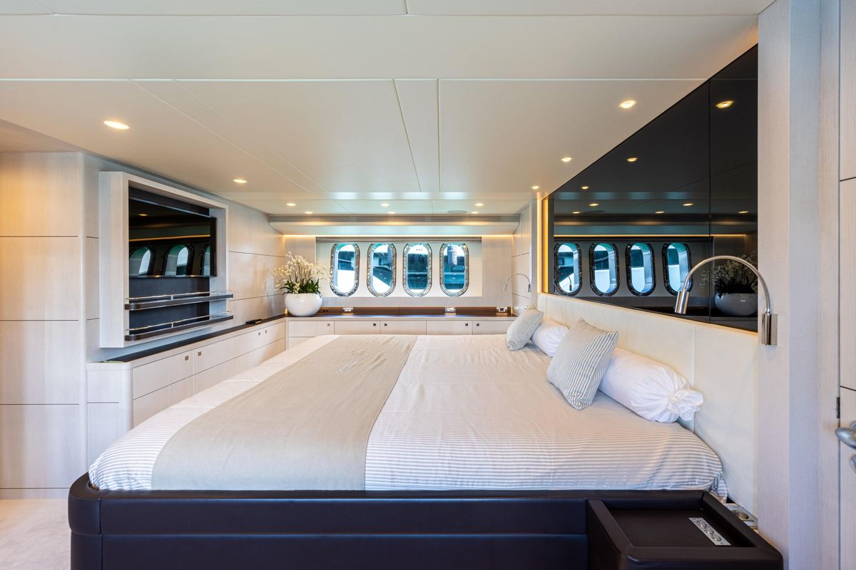 2018 Van der Valk 85 