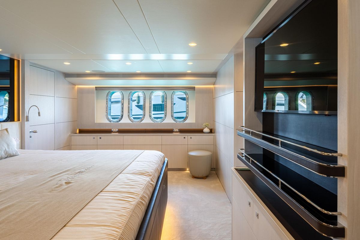 2018 Van der Valk 85 