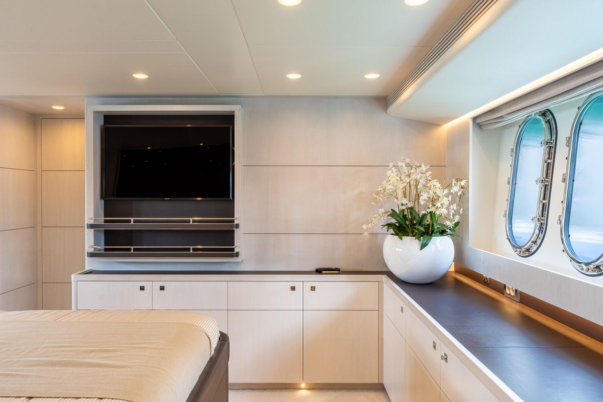 2018 Van der Valk 85 