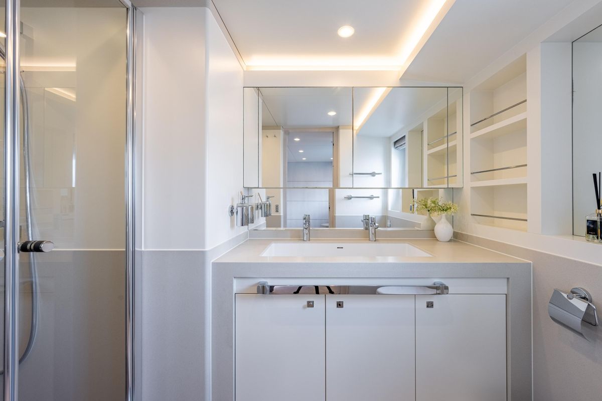 2018 Van der Valk 85 