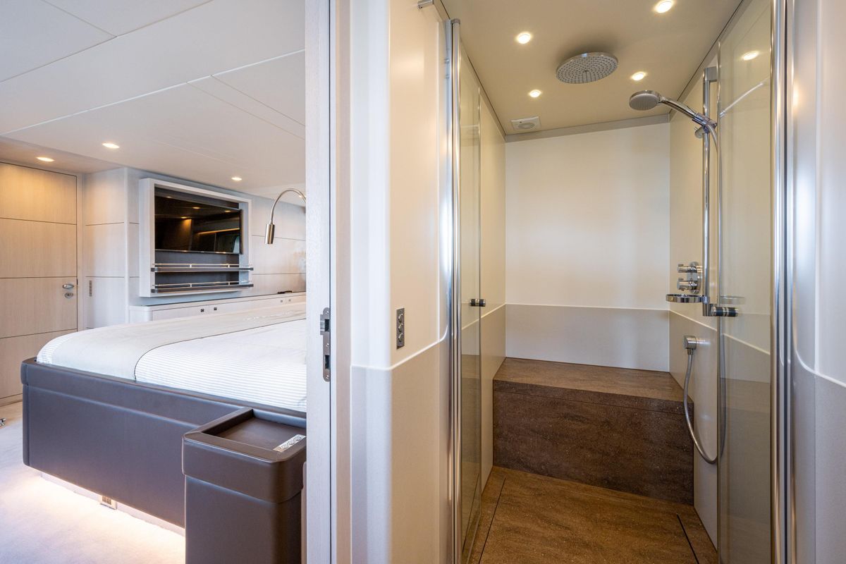 2018 Van der Valk 85 