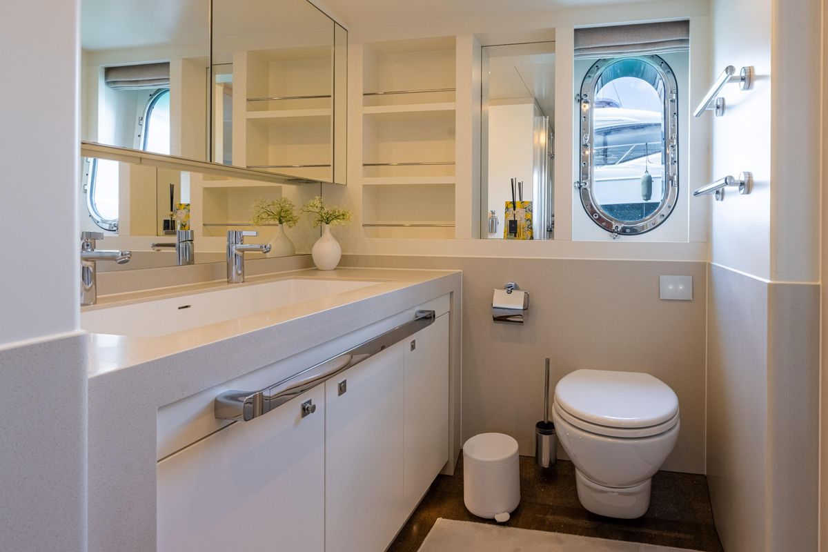 2018 Van der Valk 85 