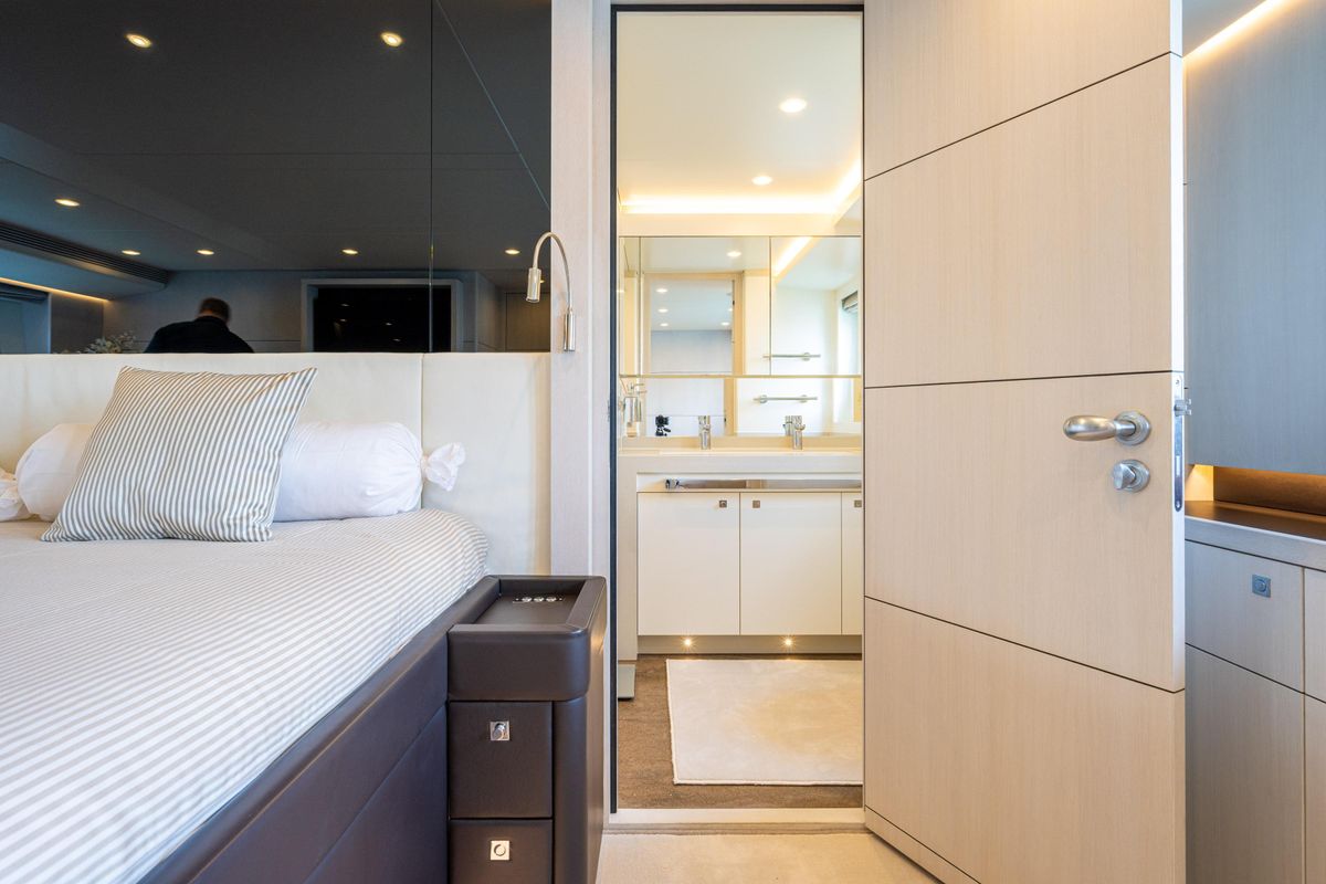 2018 Van der Valk 85 