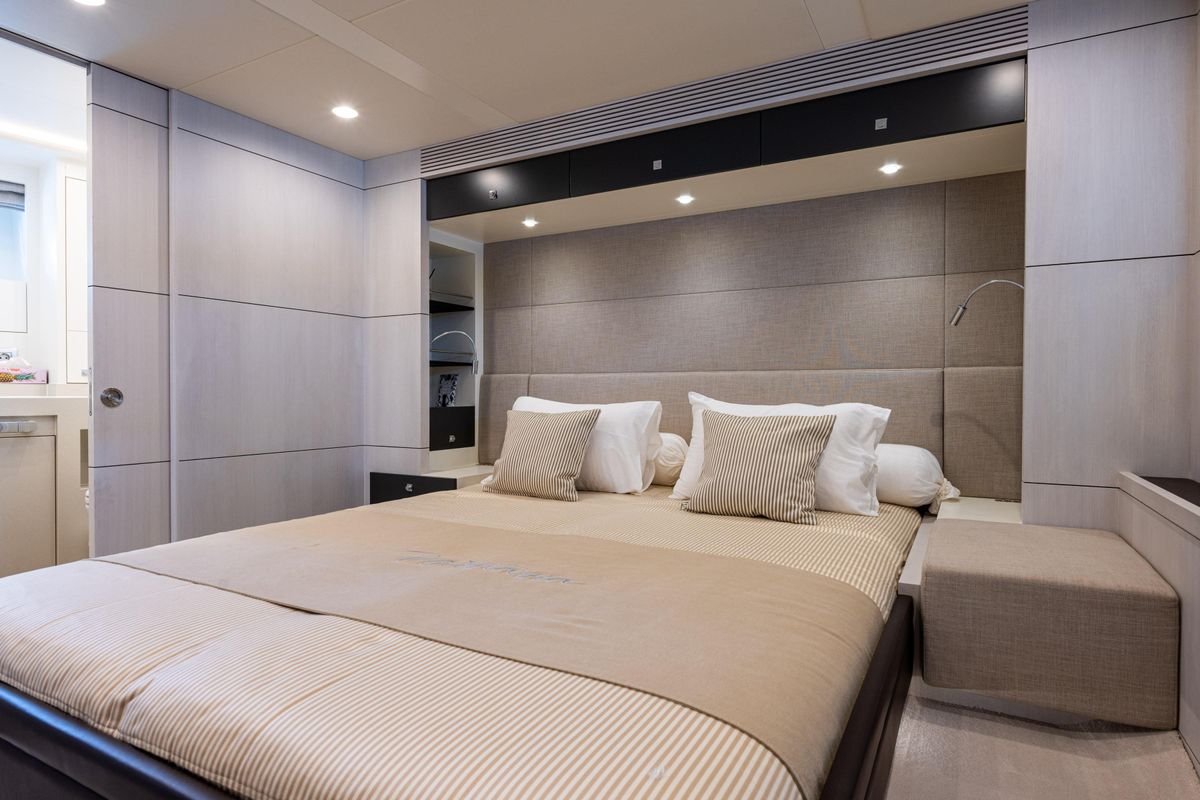 2018 Van der Valk 85 