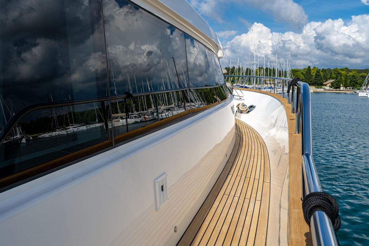 2018 Van der Valk 85 