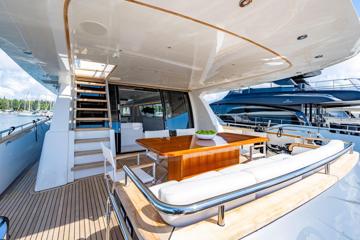 2018 Van der Valk 85 