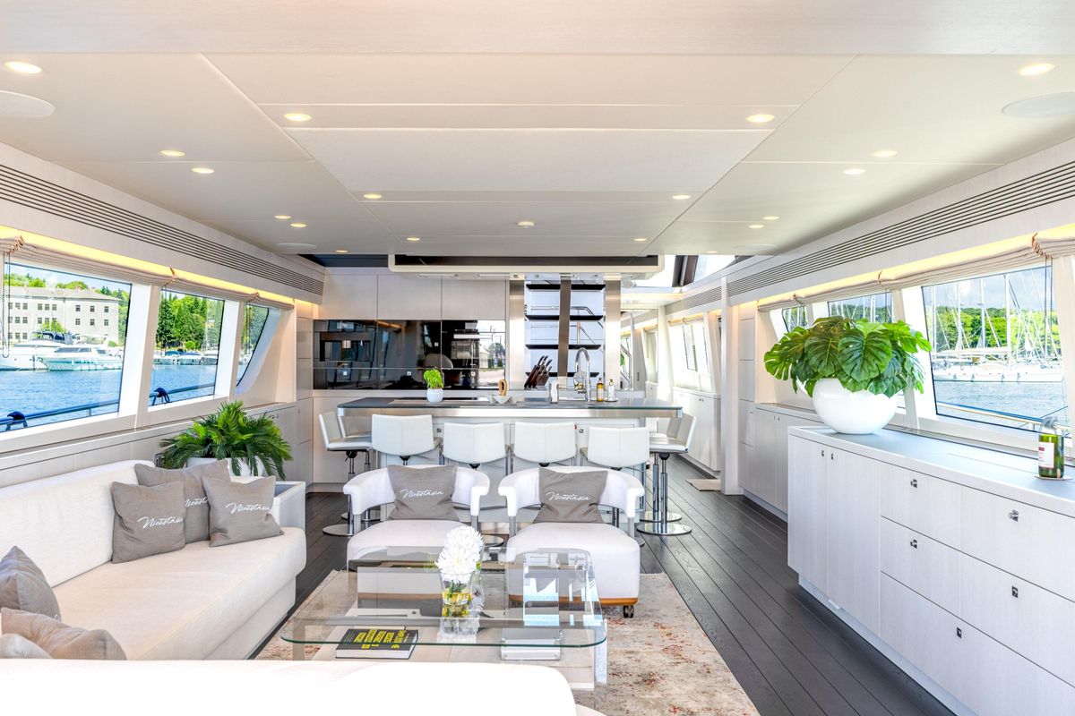 2018 Van der Valk 85 