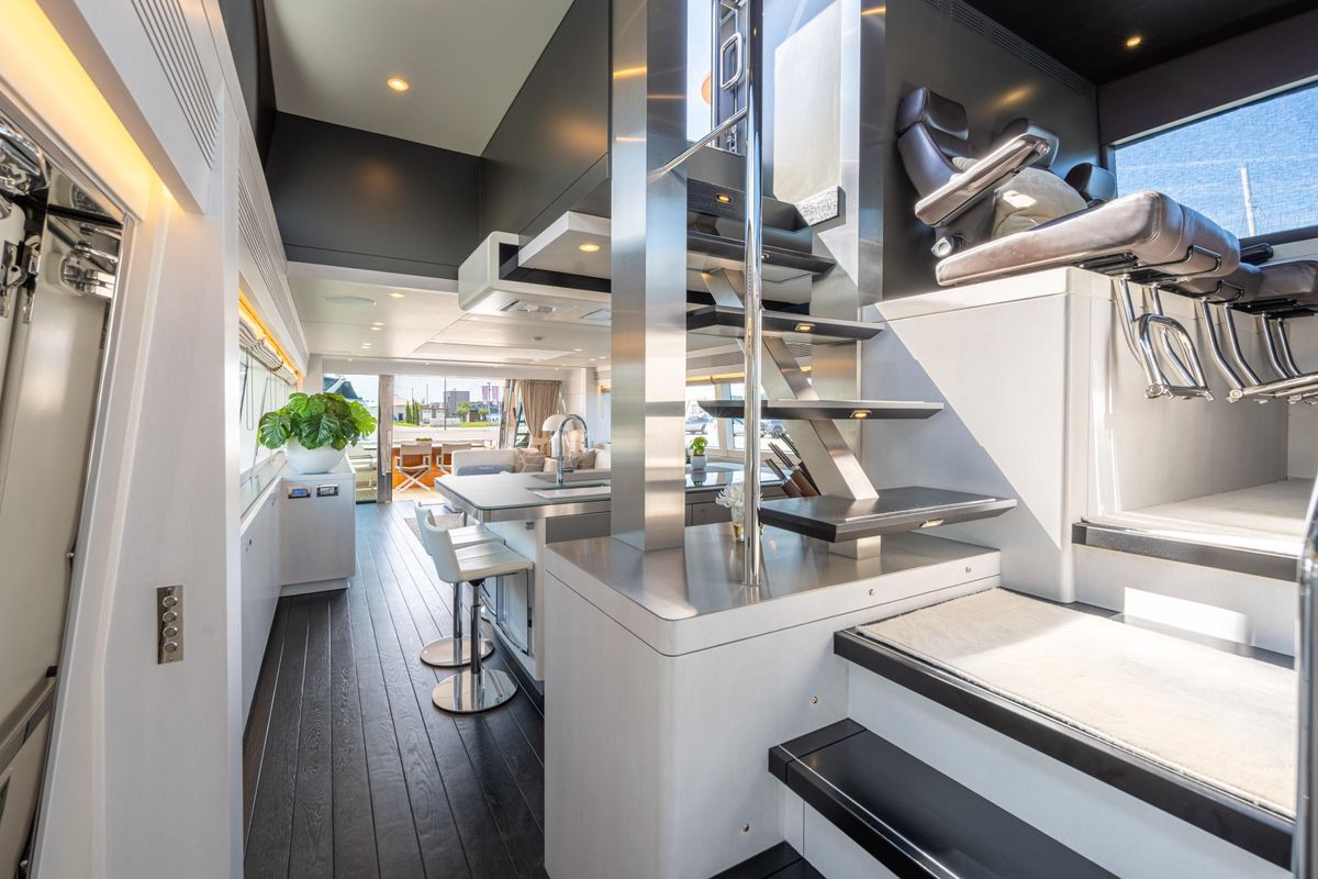 2018 Van der Valk 85 