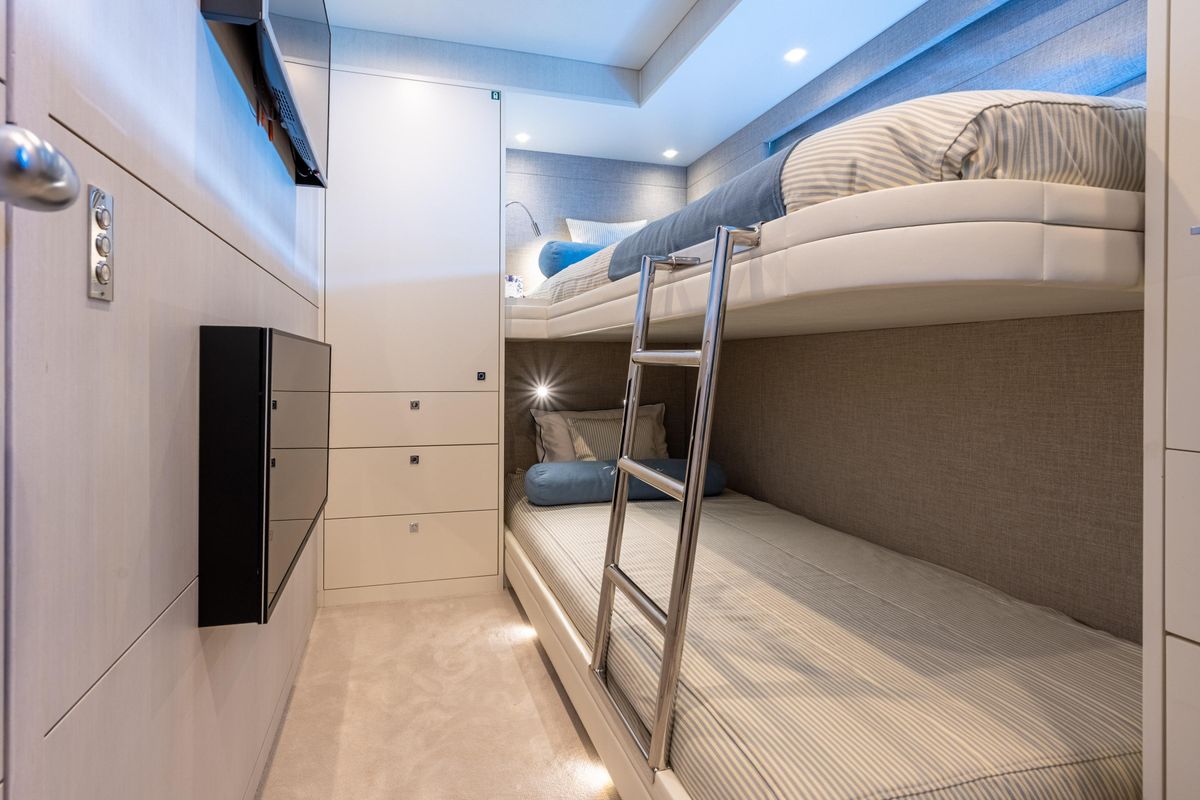 2018 Van der Valk 85 