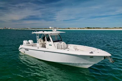 Everglades 335 Center Console