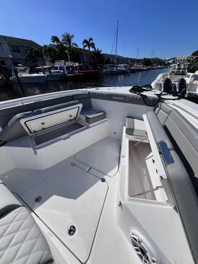  Yacht Photos Pics 2024 Everglades 395 Cc - Image 6
