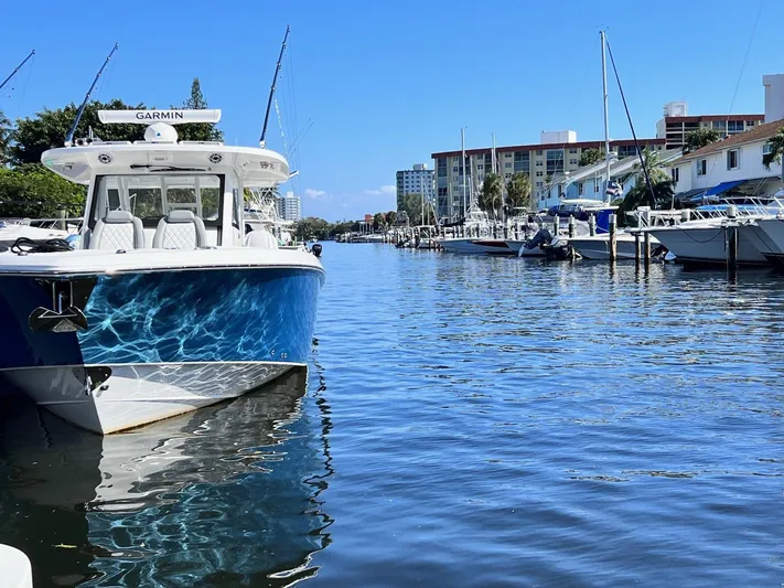  Yacht Photos Pics 2024 Everglades 395 Cc - Image 3
