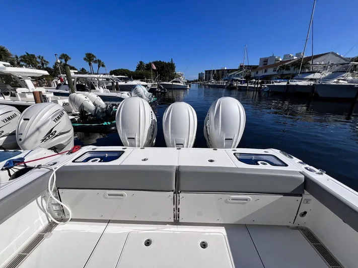  Yacht Photos Pics 2024 Everglades 395 Cc - Image 19