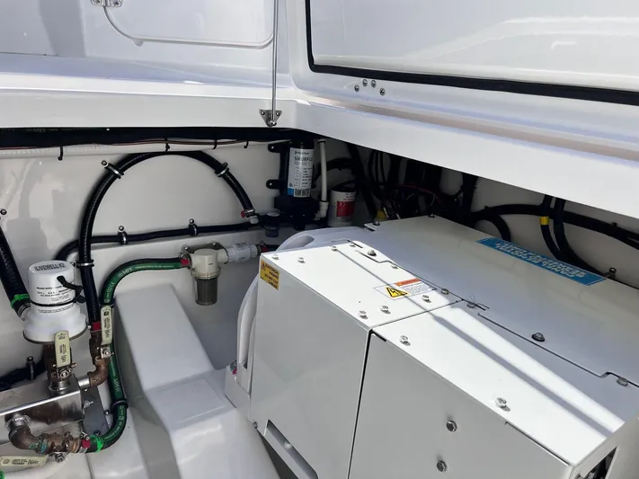  Yacht Photos Pics 2024 Everglades 395 Cc - Image 20