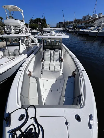  Yacht Photos Pics 2024 Everglades 395 Cc - Image 8