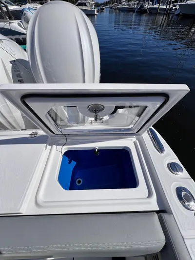  Yacht Photos Pics 2024 Everglades 395 Cc - Image 18