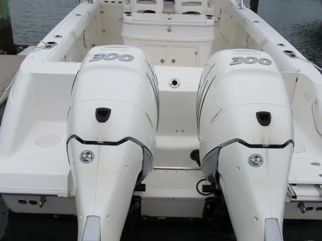 No Name Yacht Photos Pics 2006 Boston Whaler 32 Outrage Cuddy with twin 300 horsepower engines.