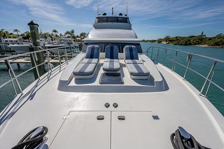 2006-80-cheoy-lee-yacht-fish