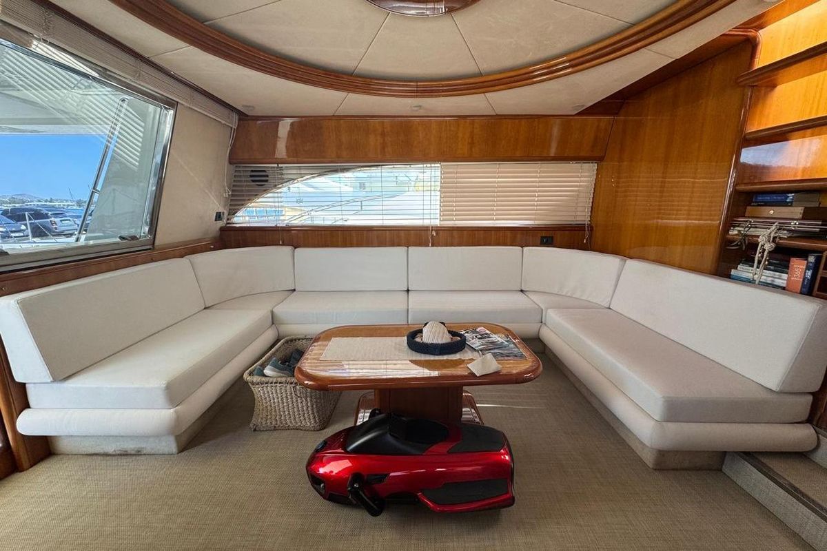 2000 Ferretti Yachts 73 